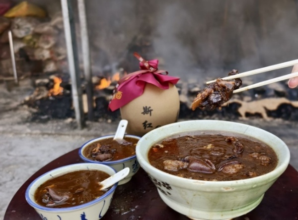 冬季進補正當時！“火炙羊肉酒”，你吃過嗎？
